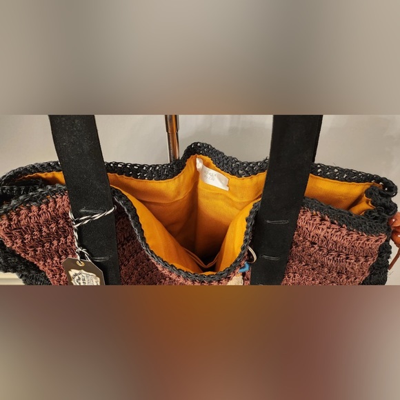 Extra large brown and black hand bag with golden liner and leather straps - Picture 2 of 3